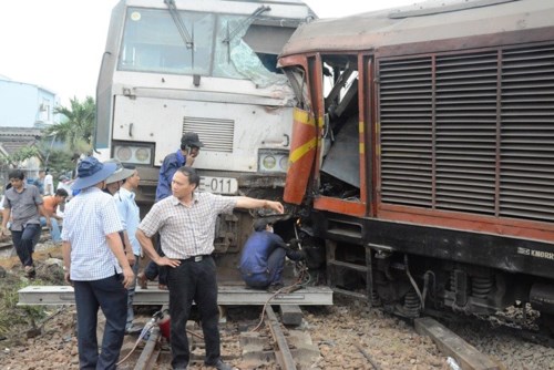 Vụ 2 tàu hàng tông nhau ở Quảng Nam: Đình chỉ công tác ông Dương Văn Minh, Trưởng Ga Núi Thành (Thời sự trưa 30/5/2018)